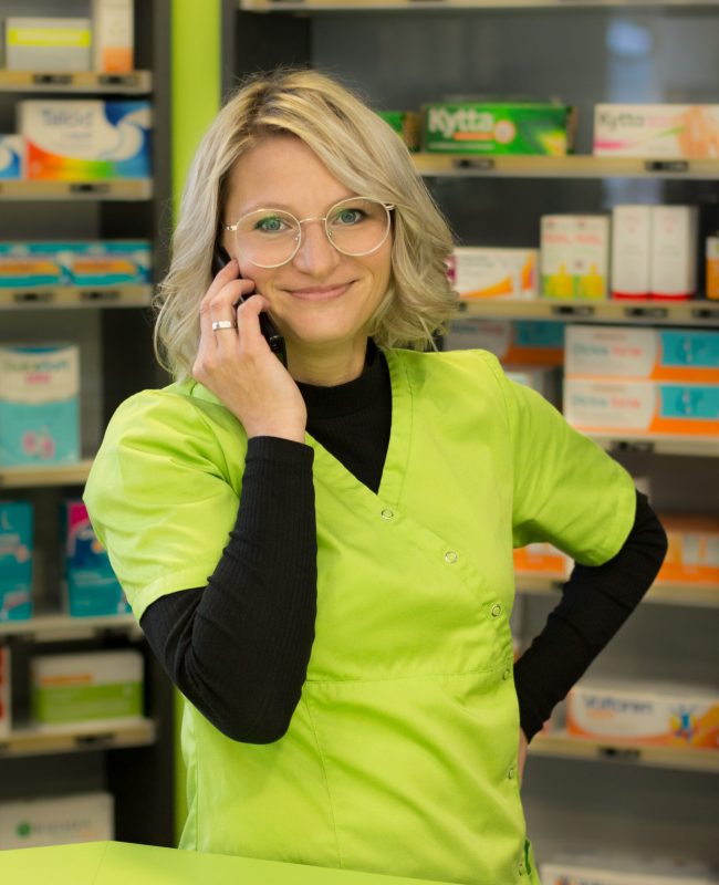 Christin Unger am Telefon