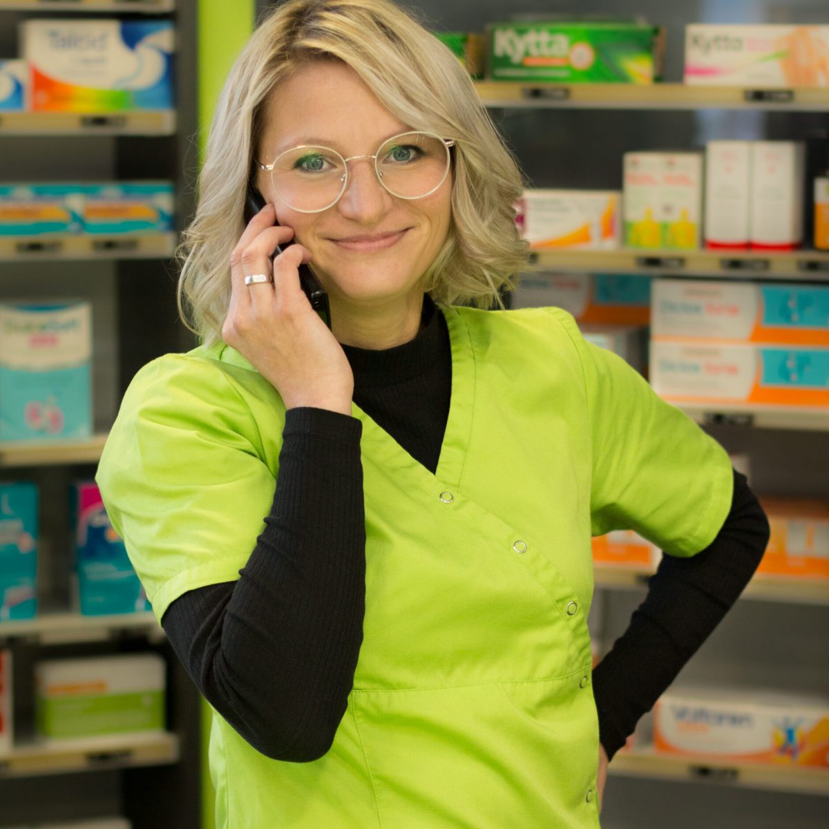 Christin Unger am Telefon